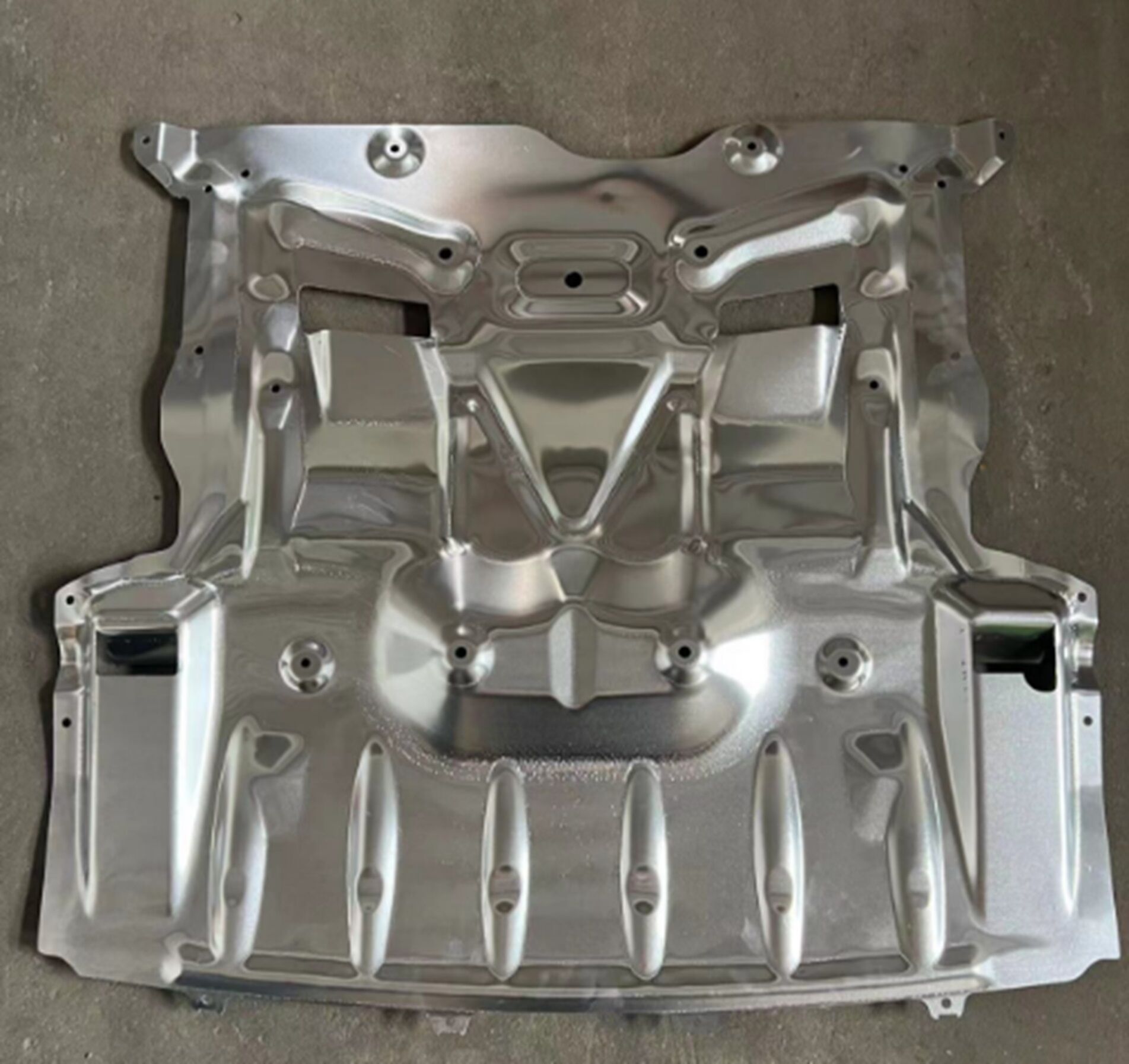 MOTOR ALT MUHAFAZA ÖN ALÜMİNYUM BMW F10+LCİ