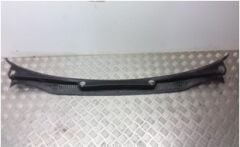 CAM ÖNÜ DEFLEKTÖRÜ CADDY 2004-2020